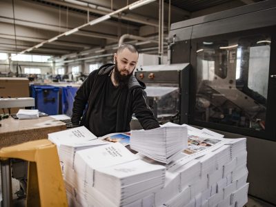 Zusammentragmaschine_rausnehmen der zusammengetragenen Lagen